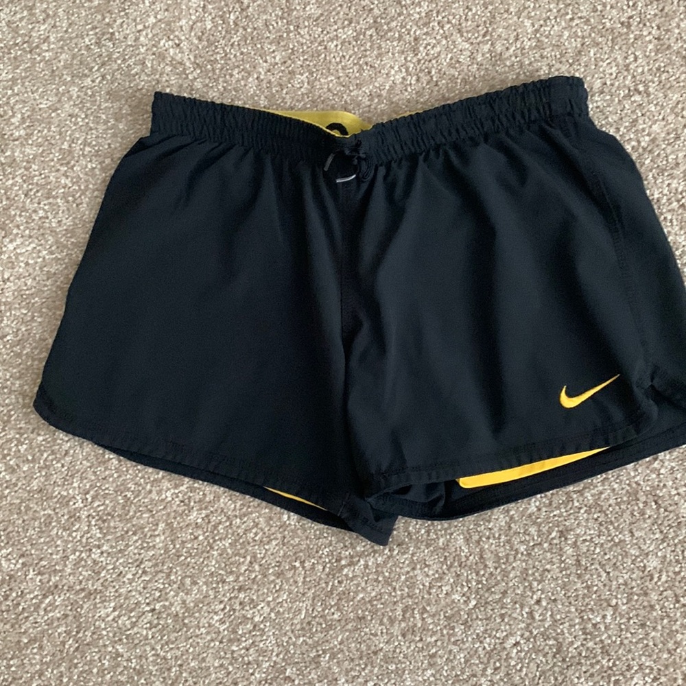 Nike Live Strong Shorts